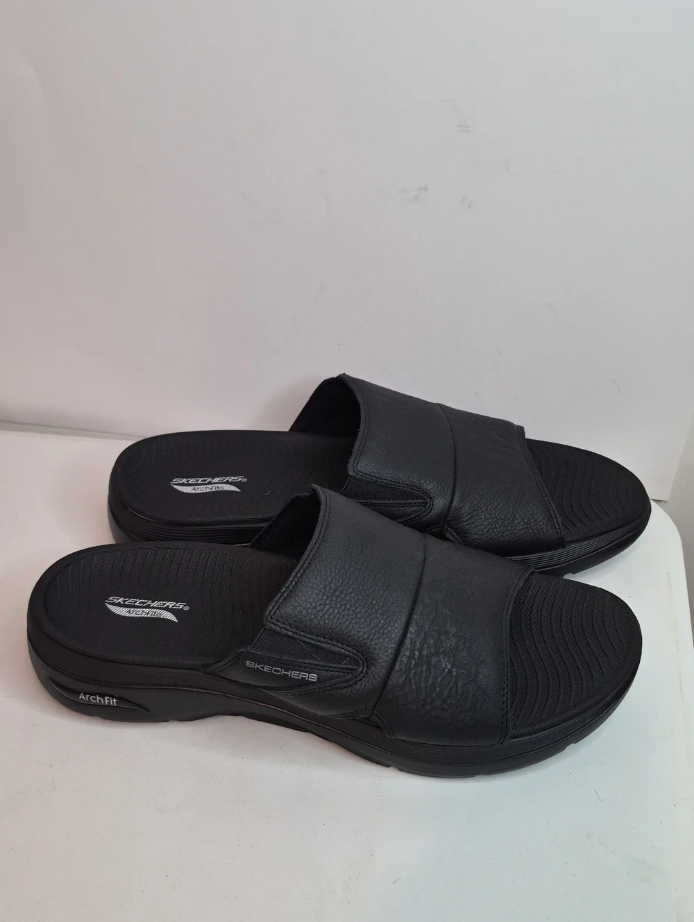 Skechers Men’s Black Arch Fit Slide Sandals Size 13